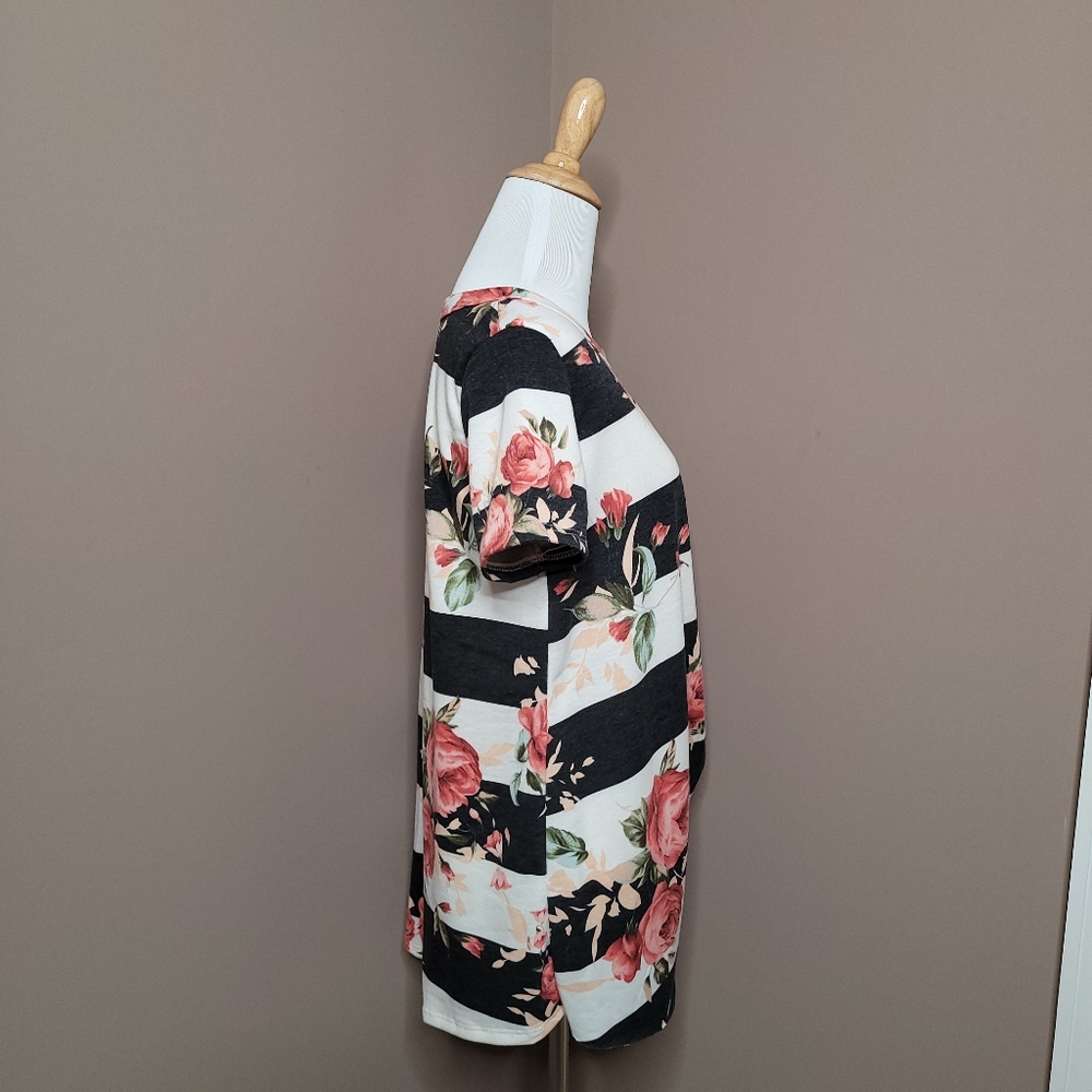 FASHIONOMICS Floral Top - Picture 7 of 10